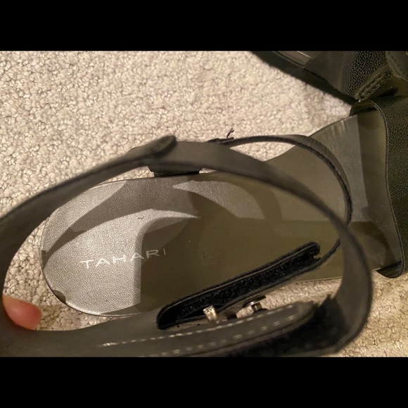 Tahari Black Gladiator Ankle Strap flat sandals - Picture 3 of 3